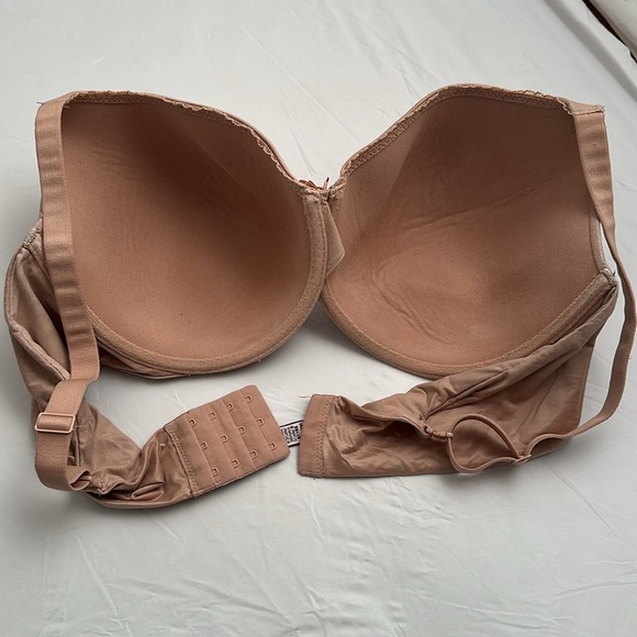 Victoria’s Secret Body by Victoria lined perfect coverage nude bra - Picture 5 of 8